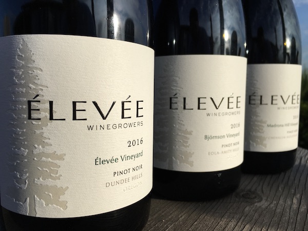 Elevee 3PinotBottles Small