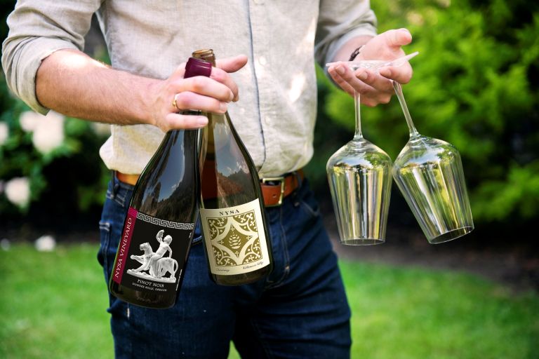 OUTSHINERY Nysa BringingTheWine NEW sm 768x512